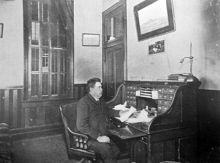 LADaffanOfficec1900BW